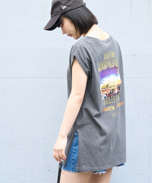 WEGO（ウィゴー）の「WEGO/ヴィンテージライクプリントノースリーブT（タンクトップ・レディース・スミクロ/オートミール・FREE）」の5枚目の写真