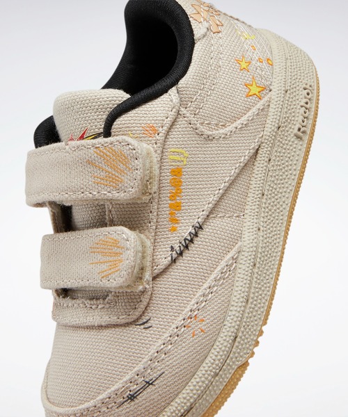 Reebok(リーボック)の「ルーニーテューンクラブシー 85 / Looney Tunes Club C 85(スニーカー・キッズ・ベージュ系その他・18.0cm/21.0cm/20.0cm/19.0cm/22.0cm/17.0cm)」の7枚目の写真