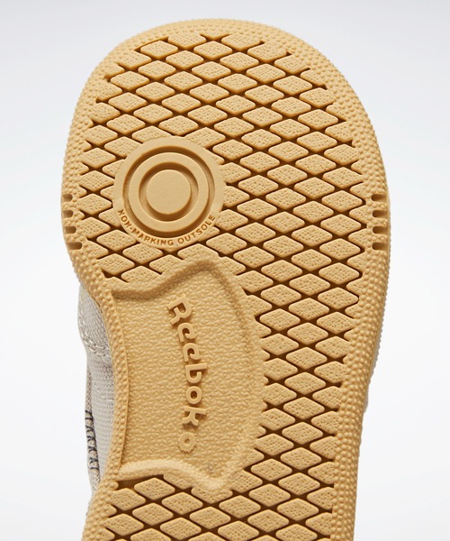 Reebok(リーボック)の「ルーニーテューンクラブシー 85 / Looney Tunes Club C 85(スニーカー・キッズ・ベージュ系その他・18.0cm/21.0cm/20.0cm/19.0cm/22.0cm/17.0cm)」の6枚目の写真