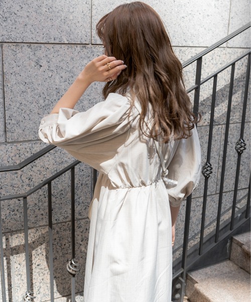 Ambre Ciel(アンブルシエル)の「クルミボタンボリュームワンピース/【WEB/EC限定商品】(ワンピース・レディース・ダークブラウン/アイボリー・FREE)」の6枚目の写真