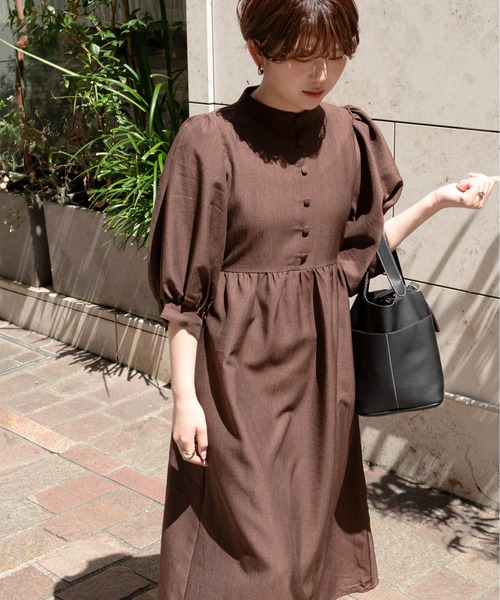 Ambre Ciel(アンブルシエル)の「クルミボタンボリュームワンピース/【WEB/EC限定商品】(ワンピース・レディース・ダークブラウン/アイボリー・FREE)」の5枚目の写真