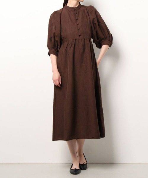 Ambre Ciel(アンブルシエル)の「クルミボタンボリュームワンピース/【WEB/EC限定商品】(ワンピース・レディース・ダークブラウン/アイボリー・FREE)」の4枚目の写真