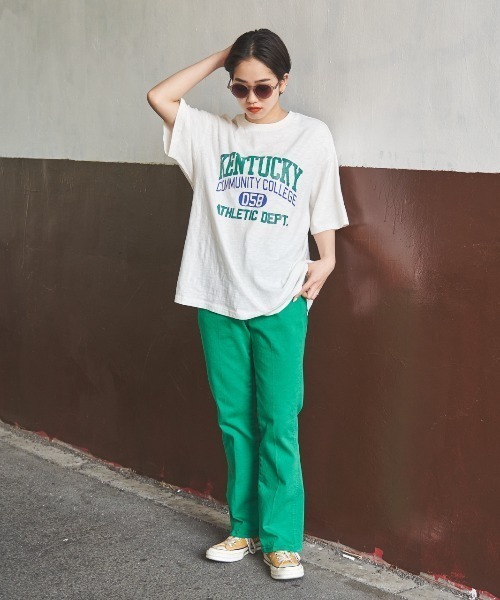 RODEO CROWNS WIDE BOWL（ロデオクラウンズワイドボウル）の「GOOD OLD カレッジTシャツ（Tシャツ/カットソー・レディース・イエロー/オフホワイト/グリーン/ネイビー・FREE）」の12枚目の写真