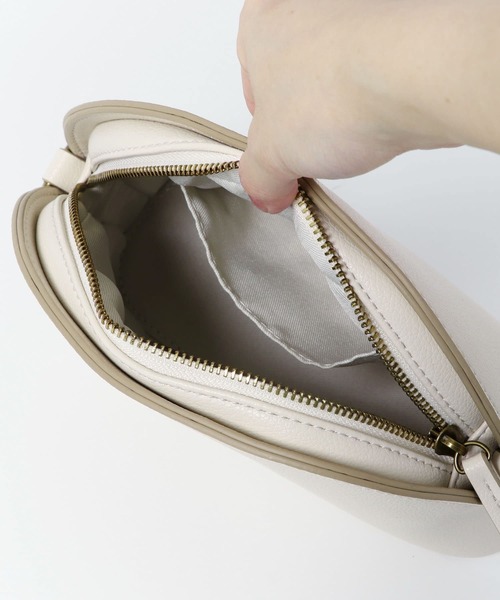 SENSE OF PLACE by URBAN RESEARCH（センスオブプレイスバイアーバンリサーチ）の「クラシカルショルダーバッグ（ショルダーバッグ・レディース・ライトベージュ/ブラック/グリーン系その他/アイボリー・ONE）」の11枚目の写真