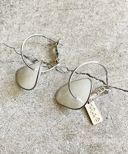 The Rule(ザルール)の「The Rule ザルール:Bowl hoop pierced earring:ボール フープピアス(ピアス(両耳用)・レディース・ホワイト/ベージュ/クリア/クリアグリーン/ブラウン/ブラック・FREE)」の2枚目の写真