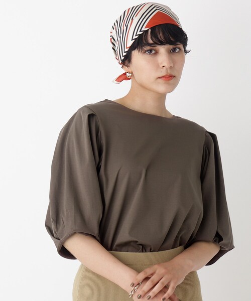 OPAQUE.CLIP(オペークドットクリップ)の「◆シルキーコットン パフスリーブカットソー【WEB限定カラー・サイズ】(Tシャツ/カットソー・レディース・チャコールグレー/ブラック/ブラウン系その他5/ホワイト系/ネイビー系5・40/38/42/36)」の4枚目の写真