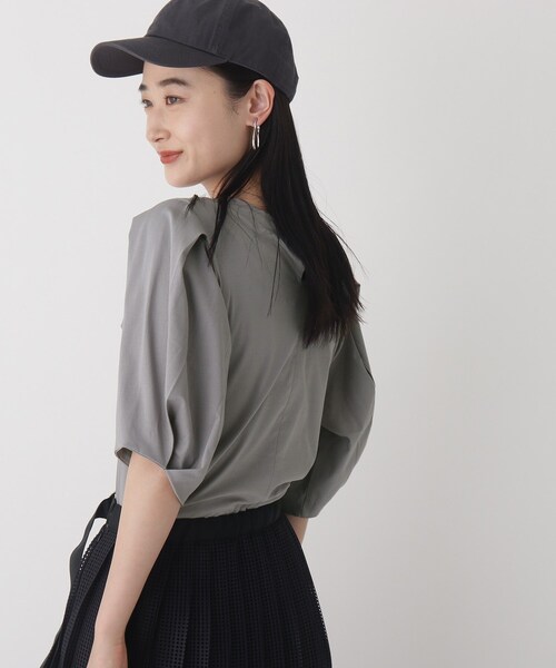 OPAQUE.CLIP(オペークドットクリップ)の「◆シルキーコットン パフスリーブカットソー【WEB限定カラー・サイズ】(Tシャツ/カットソー・レディース・チャコールグレー/ブラック/ブラウン系その他5/ホワイト系/ネイビー系5・40/38/42/36)」の6枚目の写真