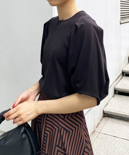 OPAQUE.CLIP(オペークドットクリップ)の「◆シルキーコットン パフスリーブカットソー【WEB限定カラー・サイズ】(Tシャツ/カットソー・レディース・チャコールグレー/ブラック/ブラウン系その他5/ホワイト系/ネイビー系5・40/38/42/36)」の22枚目の写真