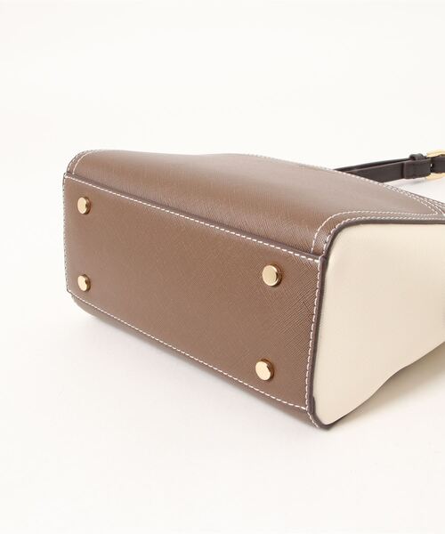 & chouette（アンドシュエット）の「くまのプーさんコレクション パスケース付きショルダーバッグ（ショルダーバッグ・レディース・ブラウン・FREE）」の3枚目の写真