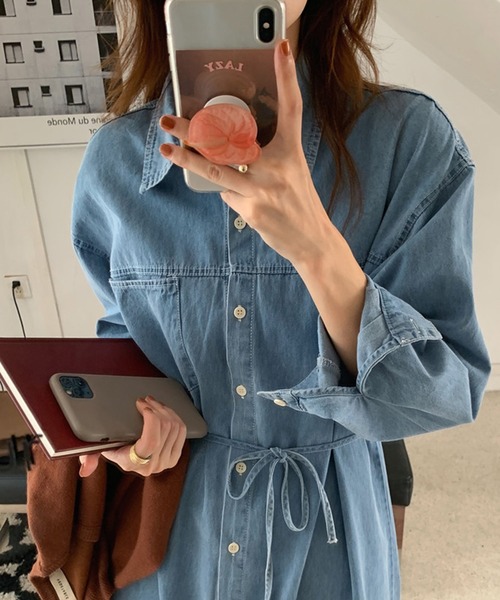 VitaFelice(ヴィータフェリーチェ)の「ウエストマークデニムシャツワンピース(ワンピース・レディース・ネイビー/ライトブルー・FREE)」の5枚目の写真