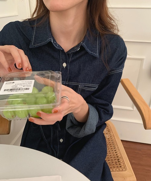 VitaFelice(ヴィータフェリーチェ)の「ウエストマークデニムシャツワンピース(ワンピース・レディース・ネイビー/ライトブルー・FREE)」の7枚目の写真