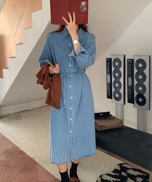 VitaFelice(ヴィータフェリーチェ)の「ウエストマークデニムシャツワンピース(ワンピース・レディース・ネイビー/ライトブルー・FREE)」の22枚目の写真