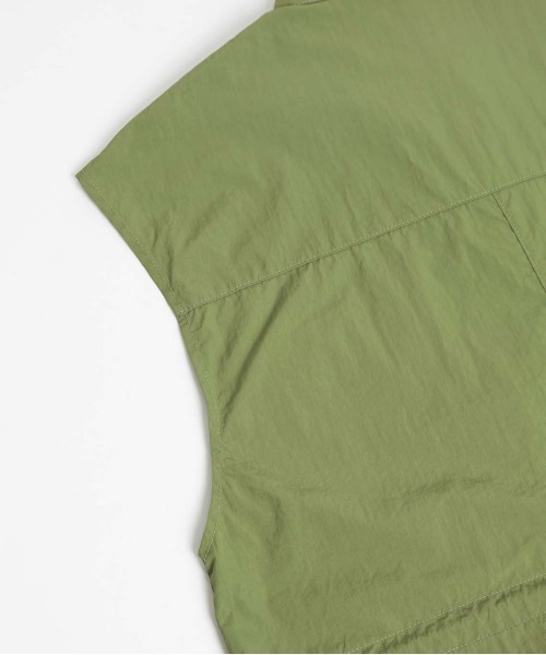 SUGAR BISKET（シュガービスケット）の「ハイネックミリタリーベスト（ベスト・レディース・ブラック/カーキ/アイボリー・フリー）」の6枚目の写真