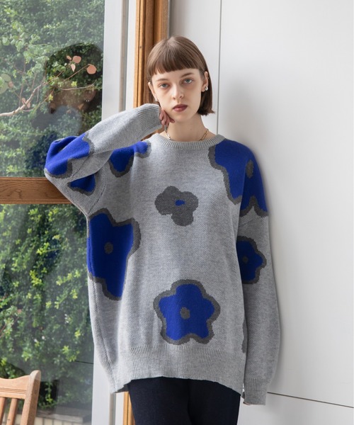 VACANCY（ヴァカンシー）の「ニュアンスフラワーオーバーニット【ユニセックス】（ニット/セーター・レディース・グレー/ブラック/ナチュラル・FREE）」の12枚目の写真