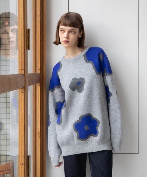 VACANCY（ヴァカンシー）の「ニュアンスフラワーオーバーニット【ユニセックス】（ニット/セーター・レディース・グレー/ブラック/ナチュラル・FREE）」の15枚目の写真