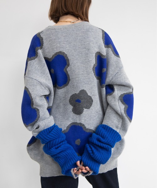 VACANCY（ヴァカンシー）の「ニュアンスフラワーオーバーニット【ユニセックス】（ニット/セーター・レディース・グレー/ブラック/ナチュラル・FREE）」の8枚目の写真