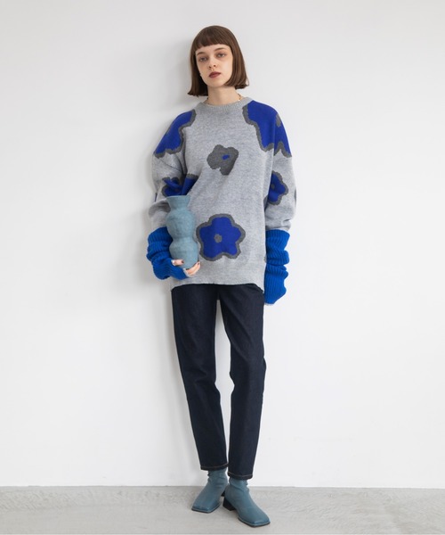 VACANCY（ヴァカンシー）の「ニュアンスフラワーオーバーニット【ユニセックス】（ニット/セーター・レディース・グレー/ブラック/ナチュラル・FREE）」の10枚目の写真