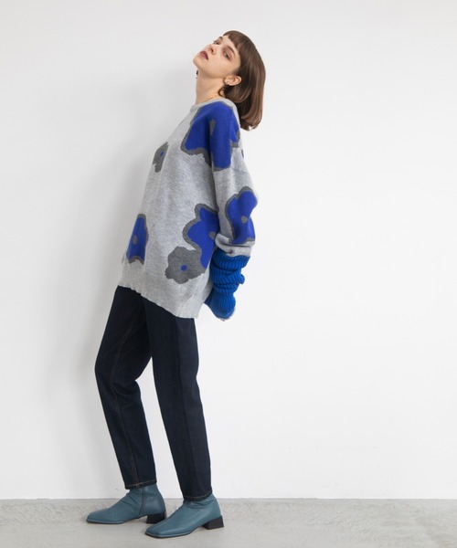 VACANCY（ヴァカンシー）の「ニュアンスフラワーオーバーニット【ユニセックス】（ニット/セーター・レディース・グレー/ブラック/ナチュラル・FREE）」の16枚目の写真