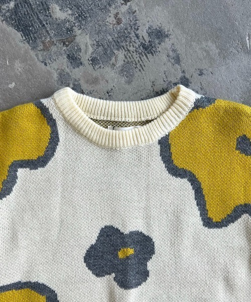 VACANCY（ヴァカンシー）の「ニュアンスフラワーオーバーニット【ユニセックス】（ニット/セーター・レディース・グレー/ブラック/ナチュラル・FREE）」の17枚目の写真
