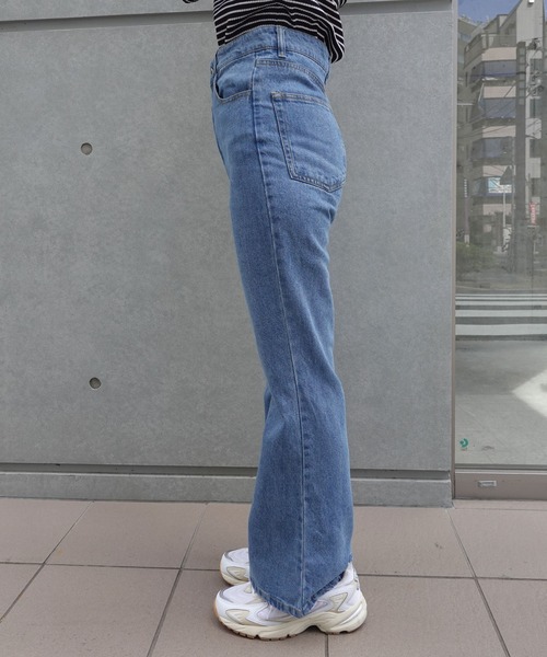 CORNERS(コーナーズ)の「デニムフレアーパンツ(デニムパンツ・レディース・インディゴブルー/ブルー・M)」の8枚目の写真