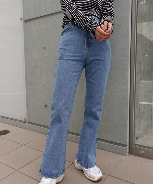 CORNERS(コーナーズ)の「デニムフレアーパンツ(デニムパンツ・レディース・インディゴブルー/ブルー・M)」の3枚目の写真