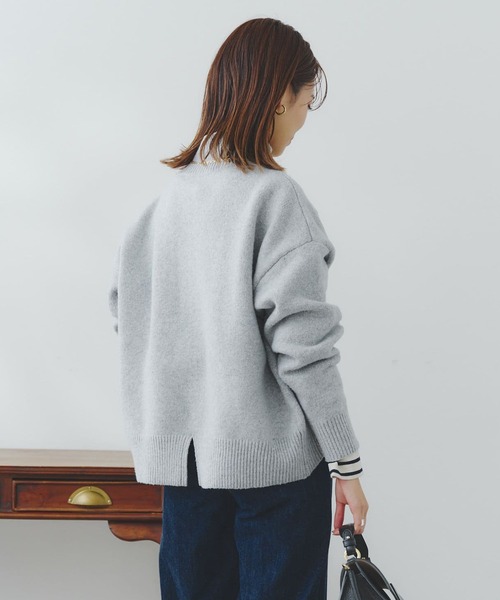 Chez toi（シェトワ）の「BACKスリットハイネック前後差プルオーバー