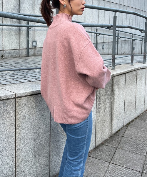 Chez toi（シェトワ）の「BACKスリットハイネック前後差プルオーバー