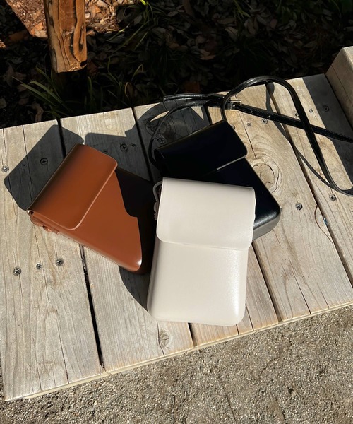 Lamoa(ラモア)の「Lamoa/ミニスマホショルダーバッグ(ショルダーバッグ・レディース・ブラック/ベージュ/アイボリー/ブラウン・FREE)」の5枚目の写真