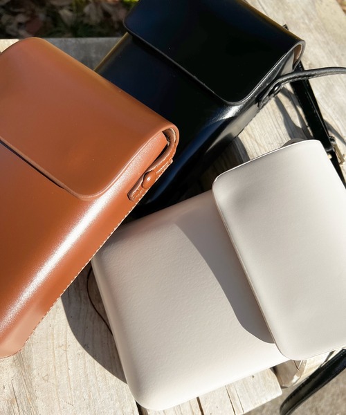 Lamoa(ラモア)の「Lamoa/ミニスマホショルダーバッグ(ショルダーバッグ・レディース・ブラック/ベージュ/アイボリー/ブラウン・FREE)」の6枚目の写真