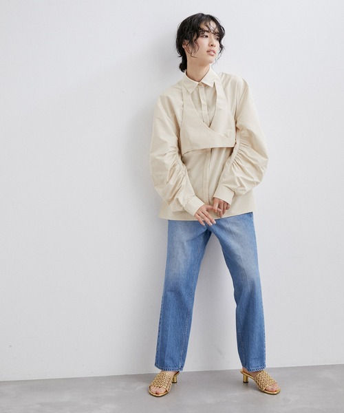 ADAM ET ROPE'（アダムエロペ）の「〈SETアイテム〉ビスチェセットシャツ（シャツ/ブラウス・レディース・ベージュ/ホワイト・FREE）」の6枚目の写真