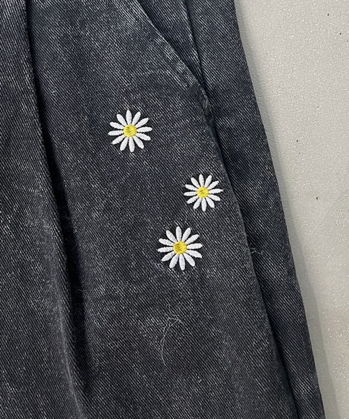 kutir（クティール）の「フラワー刺繍カラーツイルワイドパンツ（その他パンツ・レディース・アイボリー/カーキ/ピンク/ブラック・SMALL/LARGE/MEDIUM）」の16枚目の写真