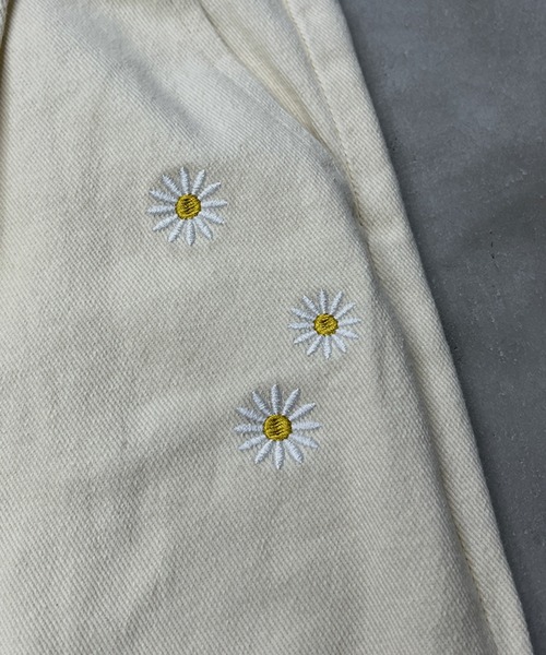 kutir（クティール）の「フラワー刺繍カラーツイルワイドパンツ