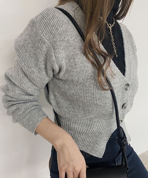 Reurie'（レウリィ）の「【ZOZO限定】クロップドリブカーディガン / ショート丈 クロップド丈 ニットカーディガン コンパクト リブニット Vネック チャコールグレー ライトグレー ピンクベージュ メランジカラー（カーディガン/ボレロ・レディース・チャコールグレー/グレー/ピンクベージュ・FREE）」の10枚目の写真