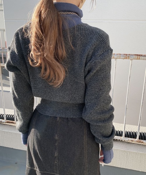 Reurie'（レウリィ）の「【ZOZO限定】クロップドリブカーディガン / ショート丈 クロップド丈 ニットカーディガン コンパクト リブニット Vネック チャコールグレー ライトグレー ピンクベージュ メランジカラー（カーディガン/ボレロ・レディース・チャコールグレー/グレー/ピンクベージュ・FREE）」の19枚目の写真