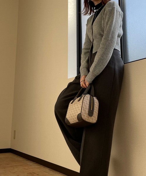 Reurie'（レウリィ）の「【ZOZO限定】クロップドリブカーディガン / ショート丈 クロップド丈 ニットカーディガン コンパクト リブニット Vネック チャコールグレー ライトグレー ピンクベージュ メランジカラー（カーディガン/ボレロ・レディース・チャコールグレー/グレー/ピンクベージュ・FREE）」の13枚目の写真