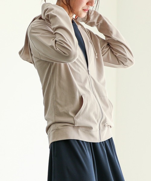for/c（フォーシー）の「UV＆COOLフロントポケットZIPパーカー【サスティナブル】（パーカー・レディース・ネイビー/ブラック/ライトベージュ/アイボリー/ラベンダー・M/L/LL）」の20枚目の写真