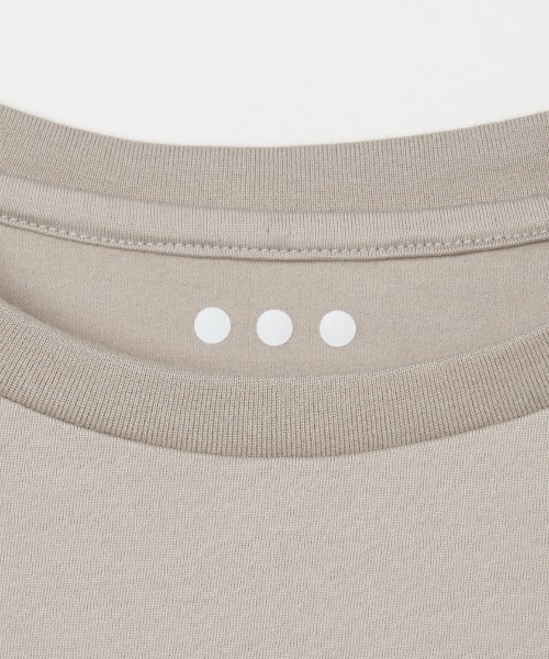 three dots(スリードッツ)の「スーパーファイン クルーネックTシャツ(Tシャツ/カットソー・レディース・グレー系その他/ホワイト・SMALL)」の6枚目の写真
