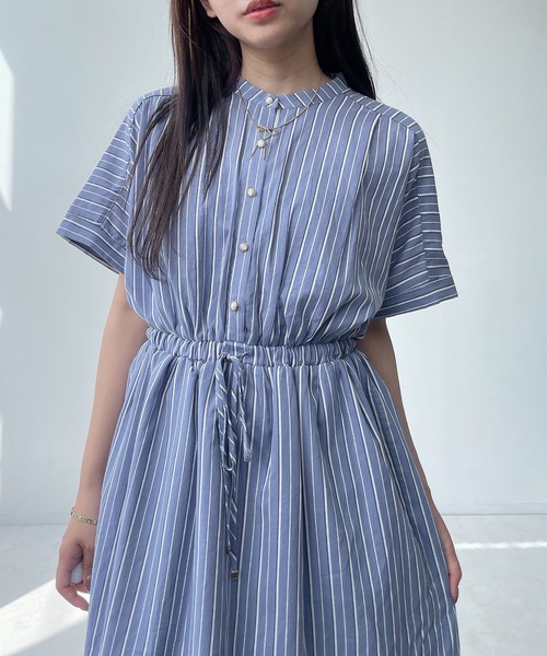 AS KNOW AS plus(アズノゥアズプラス)の「〇マッキンタックと釦ワンピース(ワンピース・レディース・ベージュ系/グリーン系/ブルー系/ブラック/ブラック系その他/ブラック系/グリーン系その他/ブルー系その他・FREE)」の7枚目の写真