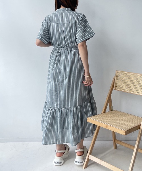 AS KNOW AS plus(アズノゥアズプラス)の「〇マッキンタックと釦ワンピース(ワンピース・レディース・ベージュ系/グリーン系/ブルー系/ブラック/ブラック系その他/ブラック系/グリーン系その他/ブルー系その他・FREE)」の14枚目の写真