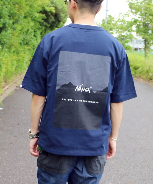 NANGA(ナンガ)の「NANGA×GrandPARK/ナンガ×グランドパーク別注バックプリントTシャツ(Tシャツ/カットソー・メンズ・グレー/グリーン/ブラック/ホワイト/ネイビー・MEDIUM/LARGE/X-LARGE)」の7枚目の写真