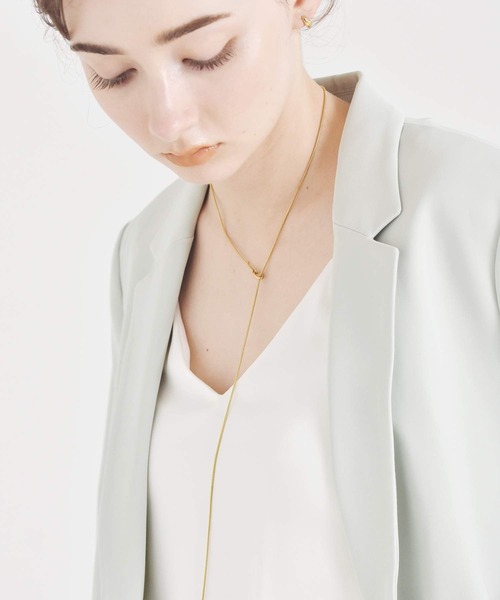 LHME（エルエイチエムイー）の「LHME ドロップY字ロングネックレス/サージカルステンレス316L（金属アレルギー対応）（ネックレス・レディース・ゴールド/シルバー・80ｃｍ）」の8枚目の写真