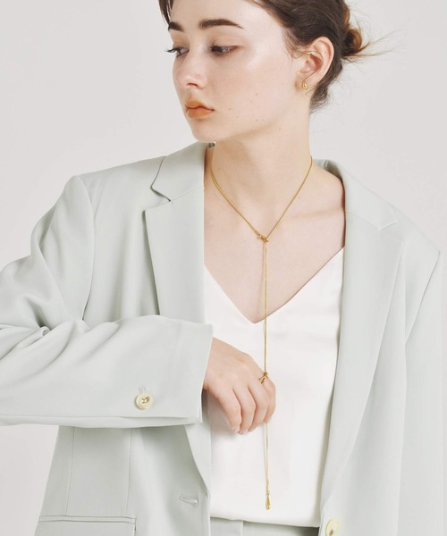 LHME（エルエイチエムイー）の「LHME ドロップY字ロングネックレス/サージカルステンレス316L（金属アレルギー対応）（ネックレス・レディース・ゴールド/シルバー・80ｃｍ）」の4枚目の写真