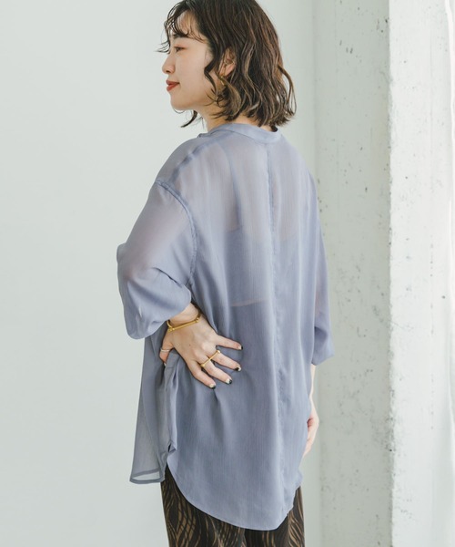 ITEMS URBANRESEARCH（アイテムズ アーバンリサーチ）の「シアーヨウリュウバンドカラーシャツ（シャツ/ブラウス・レディース・ネイビー/ラベンダー/その他1・FREE）」の6枚目の写真