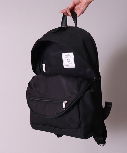 anello(アネロ)の「(LF)【anello】7ポケット デイパック(バックパック/リュック・レディース・ネイビー/ライトベージュ/ブラック・ONE SIZE)」の6枚目の写真