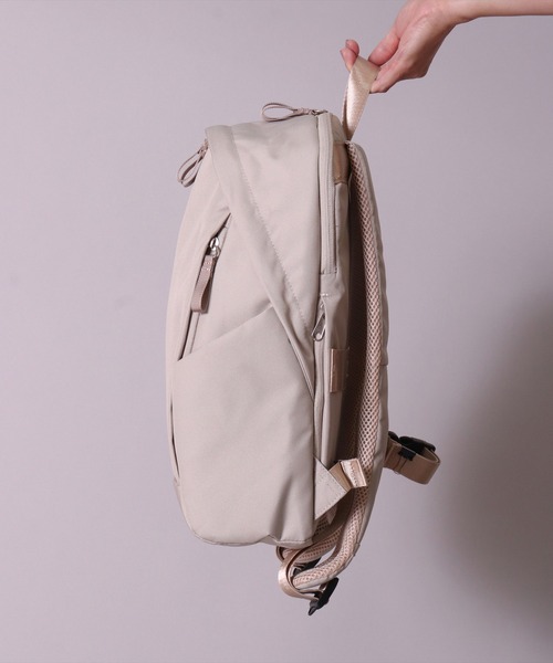 anello(アネロ)の「(LF)【anello】7ポケット デイパック(バックパック/リュック・レディース・ネイビー/ライトベージュ/ブラック・ONE SIZE)」の10枚目の写真