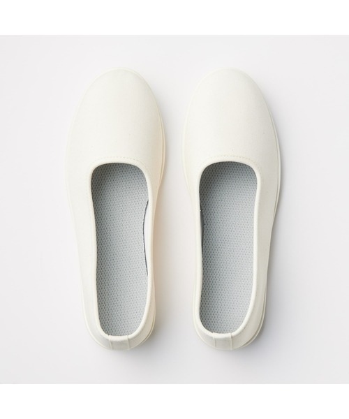 無印良品（ムジルシリョウヒン）の「婦人　軽量　かかとが踏めるスニーカー（スニーカー・レディース・ブラック/キナリ・24.0cm/22.5cm/24.5cm/23.5cm/23.0cm/25.0cm）」の3枚目の写真