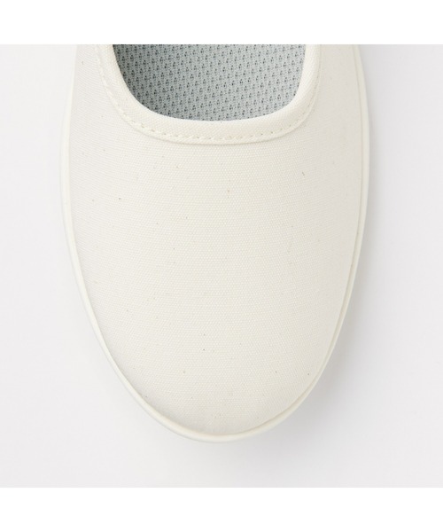 無印良品（ムジルシリョウヒン）の「婦人　軽量　かかとが踏めるスニーカー（スニーカー・レディース・ブラック/キナリ・24.0cm/22.5cm/24.5cm/23.5cm/23.0cm/25.0cm）」の8枚目の写真