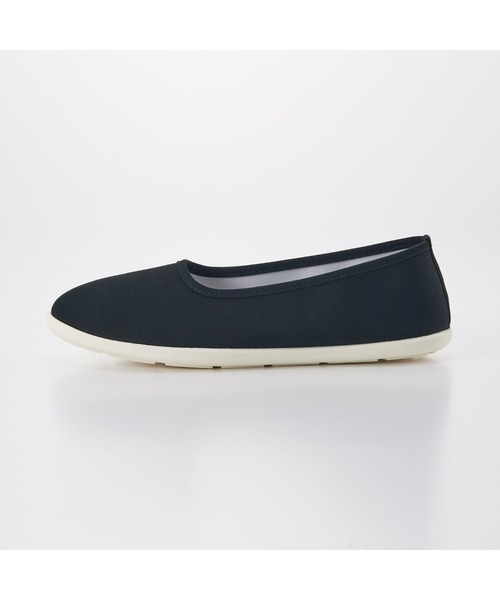 無印良品（ムジルシリョウヒン）の「婦人　軽量　かかとが踏めるスニーカー（スニーカー・レディース・ブラック/キナリ・24.0cm/22.5cm/24.5cm/23.5cm/23.0cm/25.0cm）」の12枚目の写真