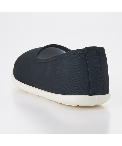 無印良品（ムジルシリョウヒン）の「婦人　軽量　かかとが踏めるスニーカー（スニーカー・レディース・ブラック/キナリ・24.0cm/22.5cm/24.5cm/23.5cm/23.0cm/25.0cm）」の14枚目の写真