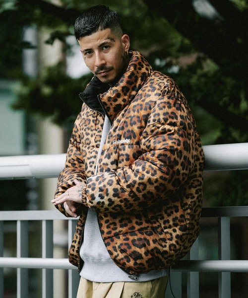 サブサエティーヒョウ柄 ダウンジャケット Subciety（サブサエティ）の「PATTERNED PADDED JKT（ダウン